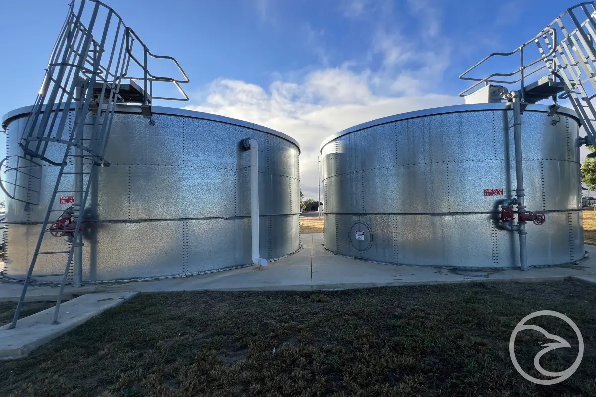 Cistern liner performance influenced by internal structural conditions