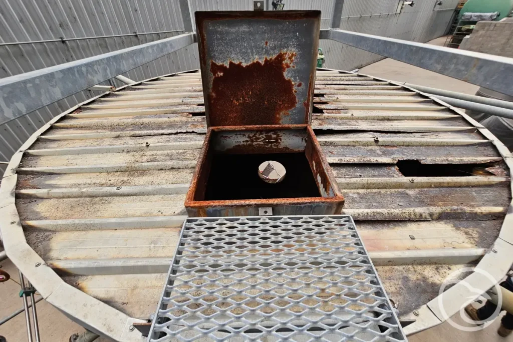 Internal corrosion on steel water storage